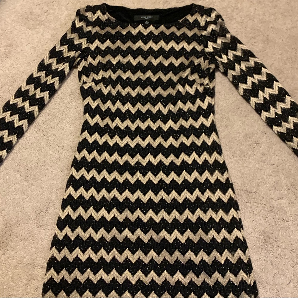 Stunning Gatsby black and gold patterned Nine West party dress. Women size 4.